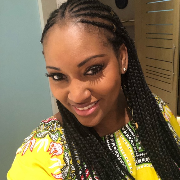 Meet your Posher, Stephanie - Picture 3 of 3